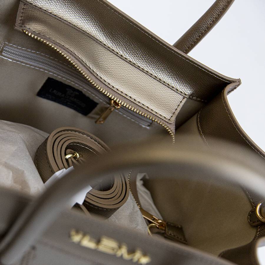 Laura Di Maggio ALIA – Borsa a trapezio in pelle saffiano bronzo Soddisfazione Garantita