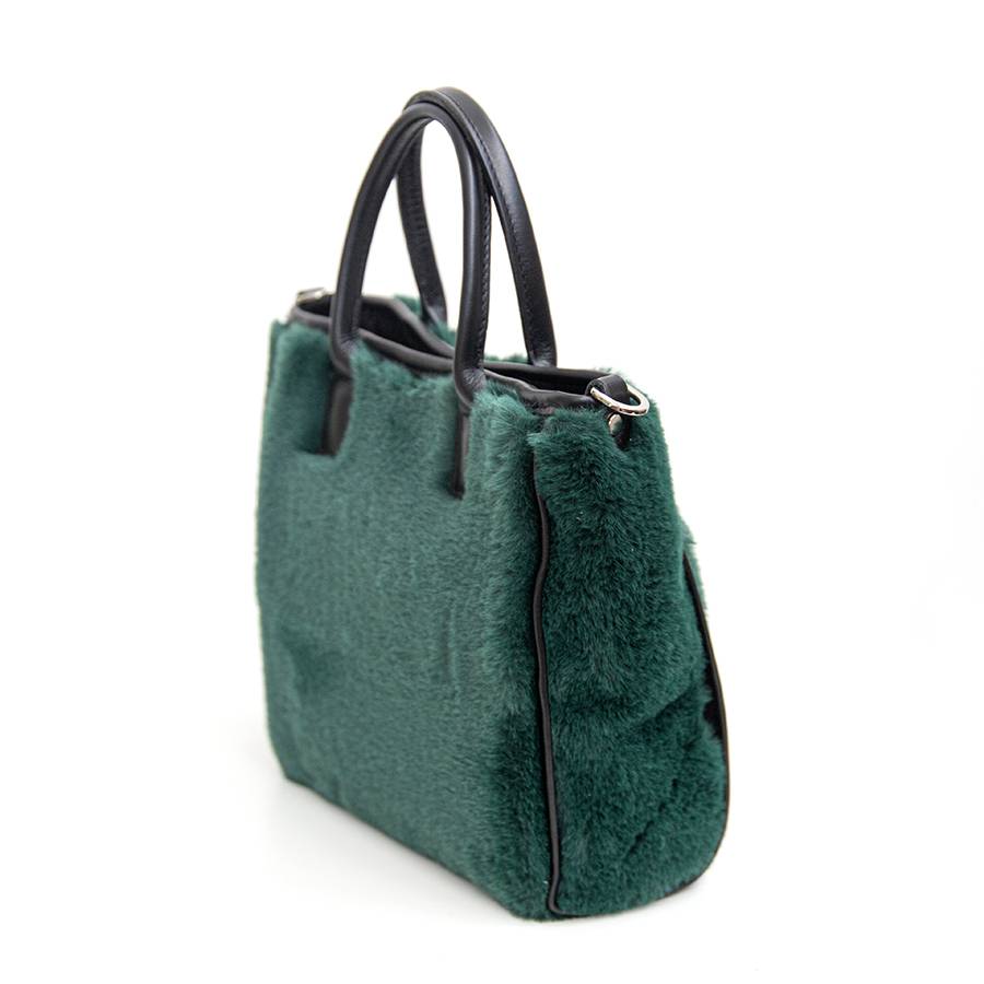 Laura Di Maggio MOSCA – Borsa in pelo ecologico e pelle soft verde In Vendita