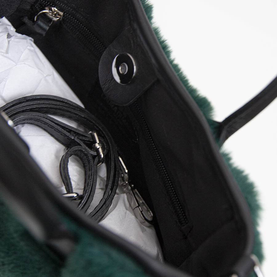 Laura Di Maggio MOSCA – Borsa in pelo ecologico e pelle soft verde In Vendita