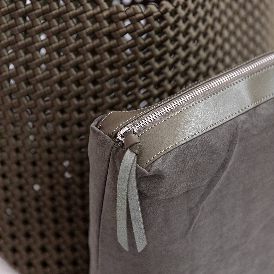 Laura Di Maggio KENDRA – Borsa intrecciata in raso taupe Offerte