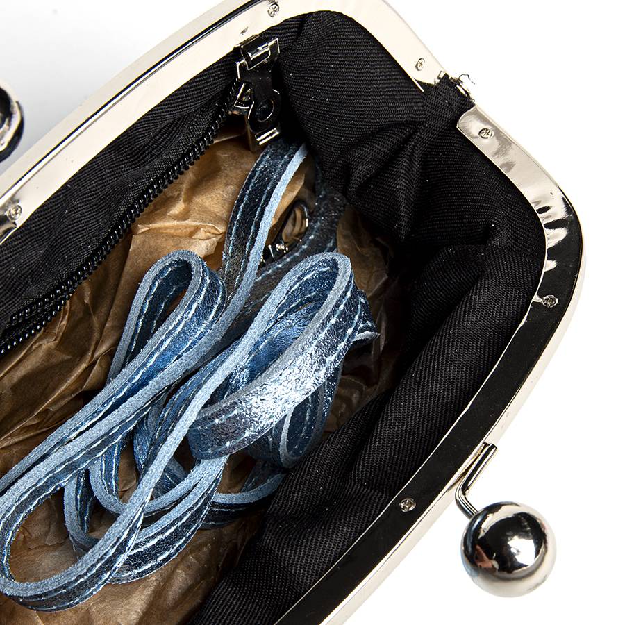Laura Di Maggio CLUTCH – borsetta in pelle laminata azzurra Negozio