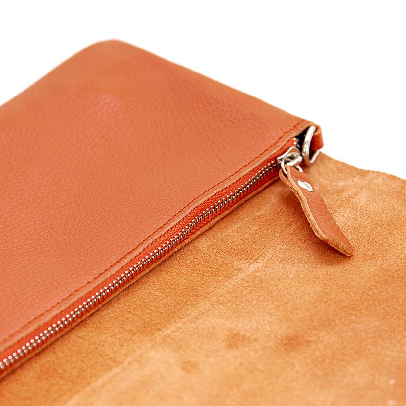 Laura Di Maggio CLAIRE – pochette sottile arancio in pelle dollaro Spedizione Gratuita