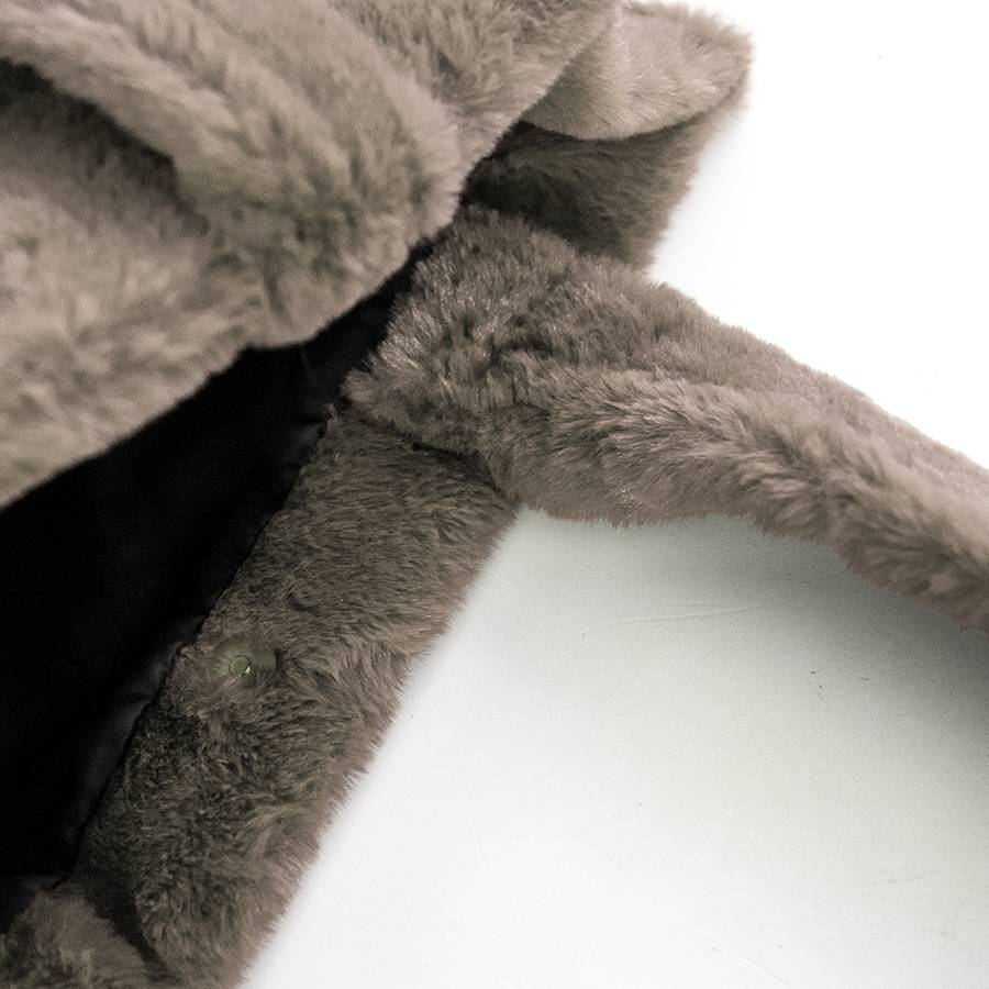 Laura Di Maggio FLUFFY – Maxi shopping in pelliccia ecologica beige Economico