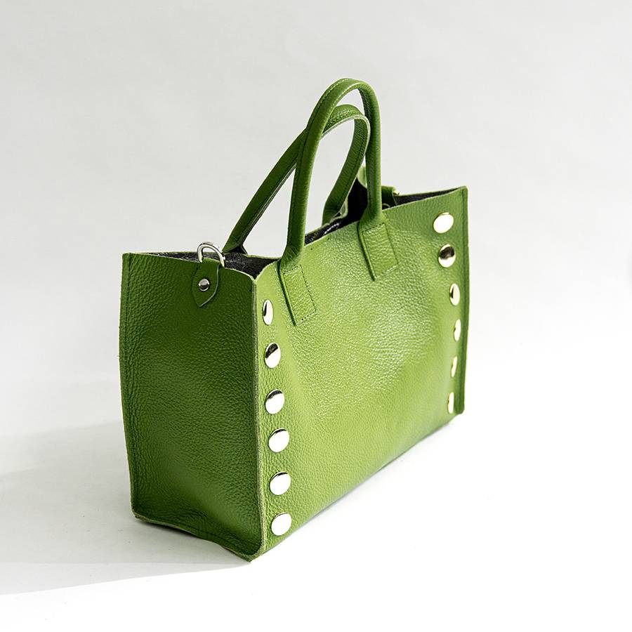 Laura Di Maggio SAM – Shopping con borchie in pelle verde aloe Pezzi Unici
