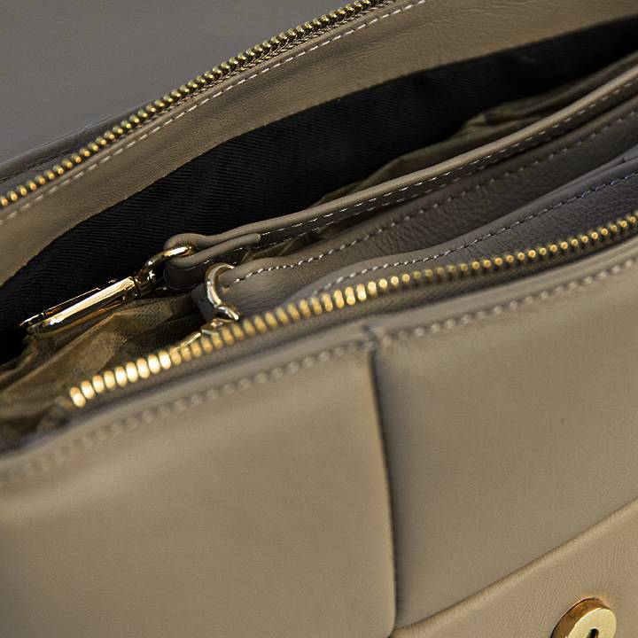 Laura Di Maggio DOLCE – Borsa in nappa trapuntata taupe Vendite stagionali