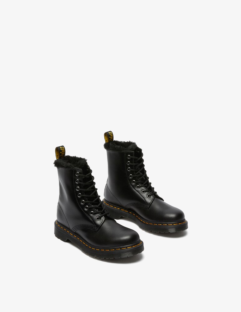 Dr. Martens Stivali 1460 serena con rivestimento in pelliccia sintetica In Linea