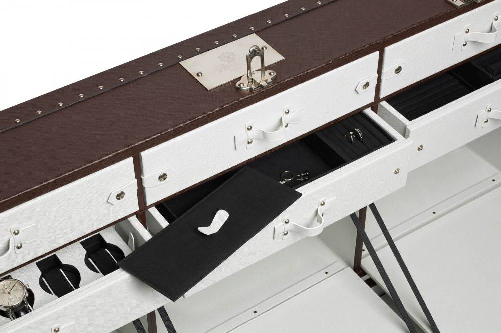 Pineider Baule fasciato, realizzato in pelle di vitello. Dimensione grande 120x51x51cm Negozio