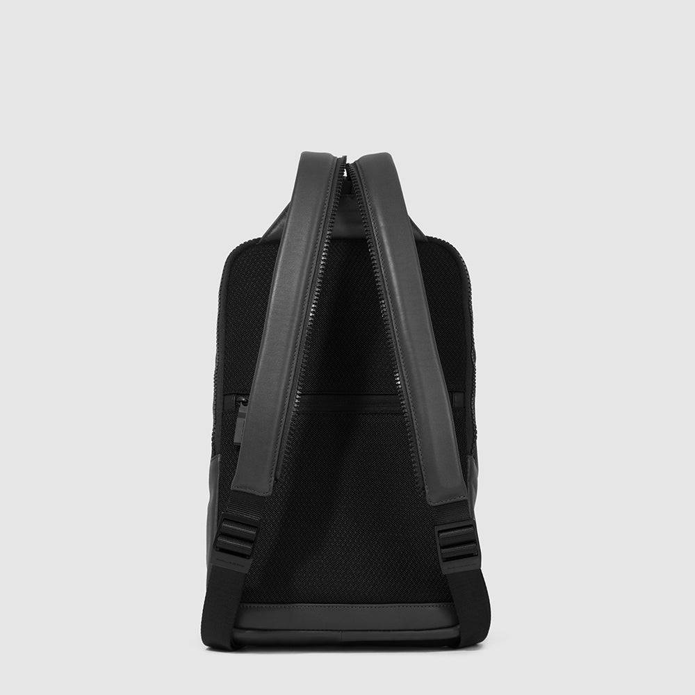 Piquadro Mono sling bag/backpack for iPad® Offerta