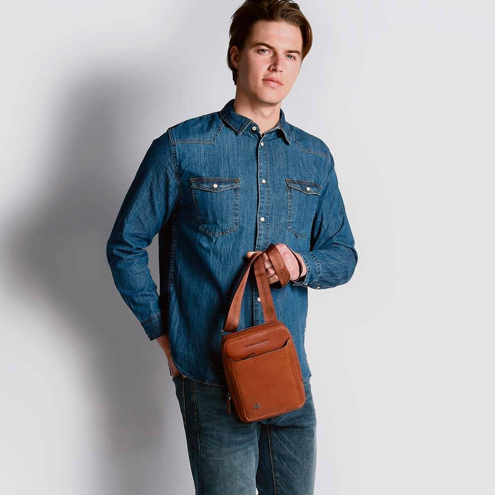 Piquadro Pocket crossbody bag with iPad®mini compartment I Più Venduti