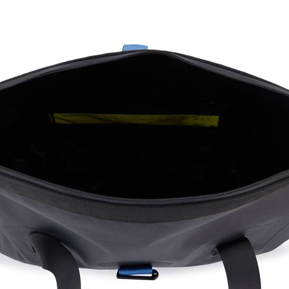 Piquadro waterproof duffel bag with latch roll top, In Vendita
