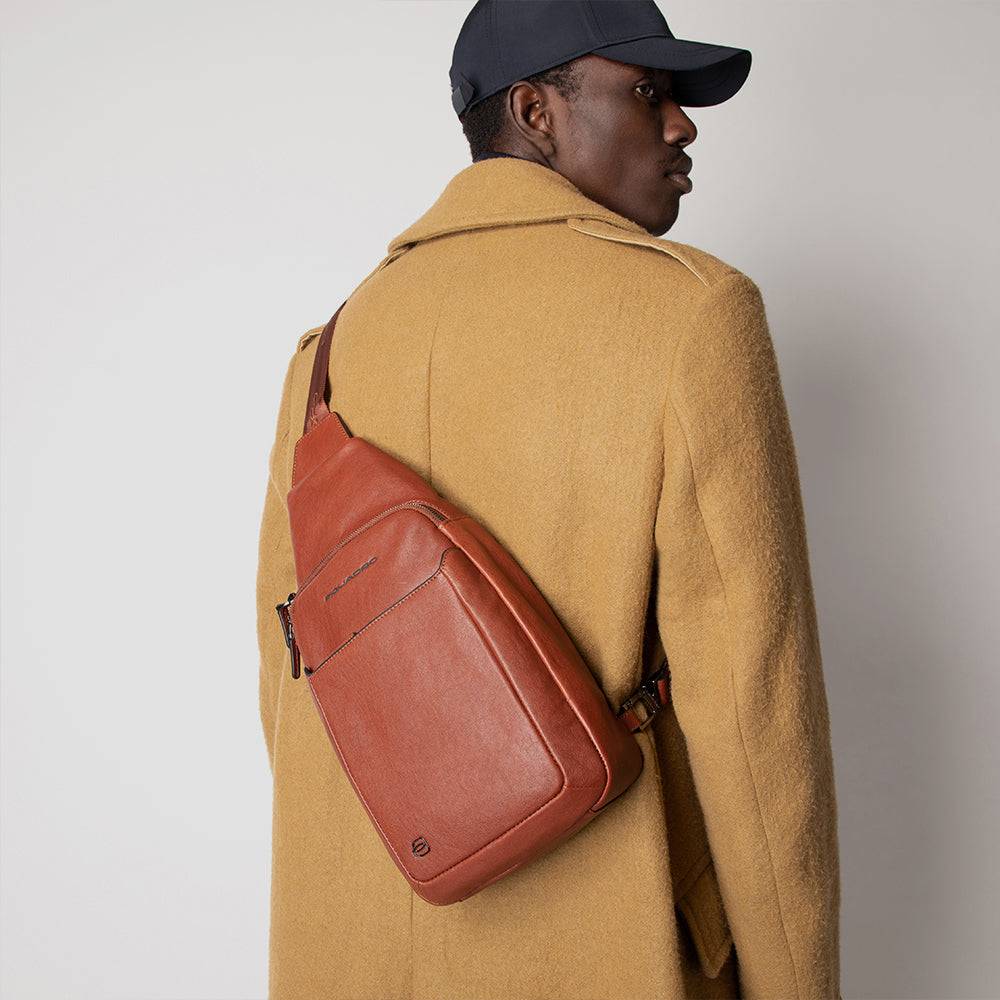Piquadro Mono sling bag with iPad® compartment In Saldo