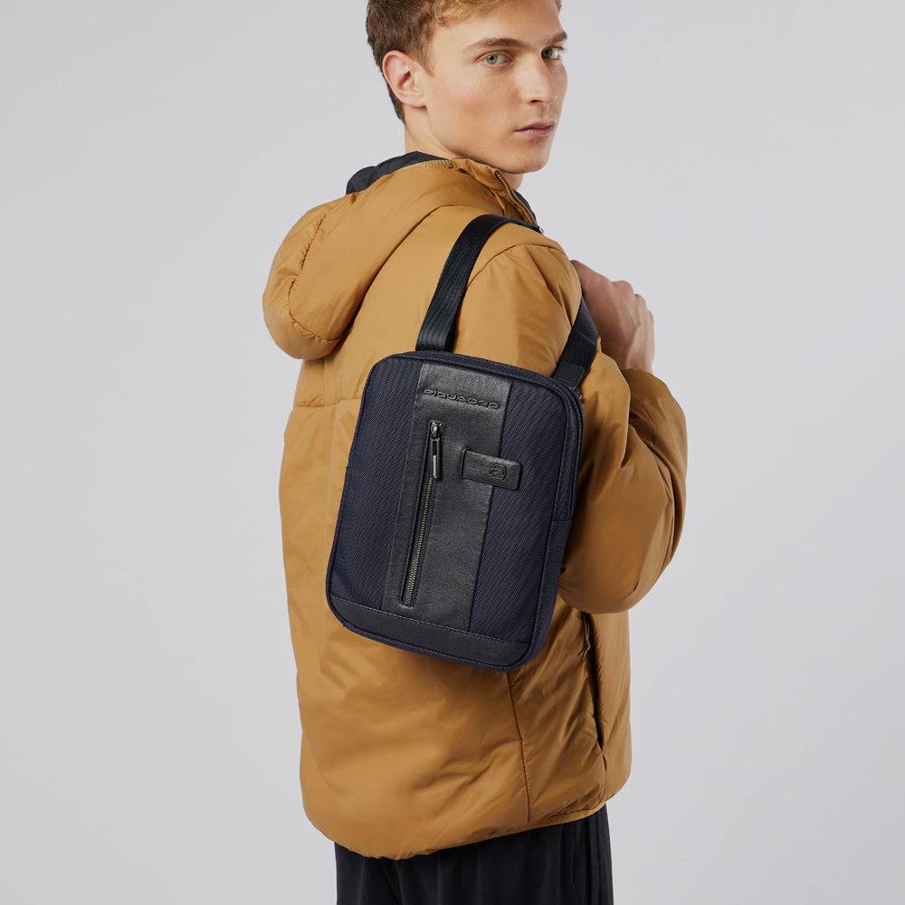 Piquadro iPad® crossbody pouch Offerte