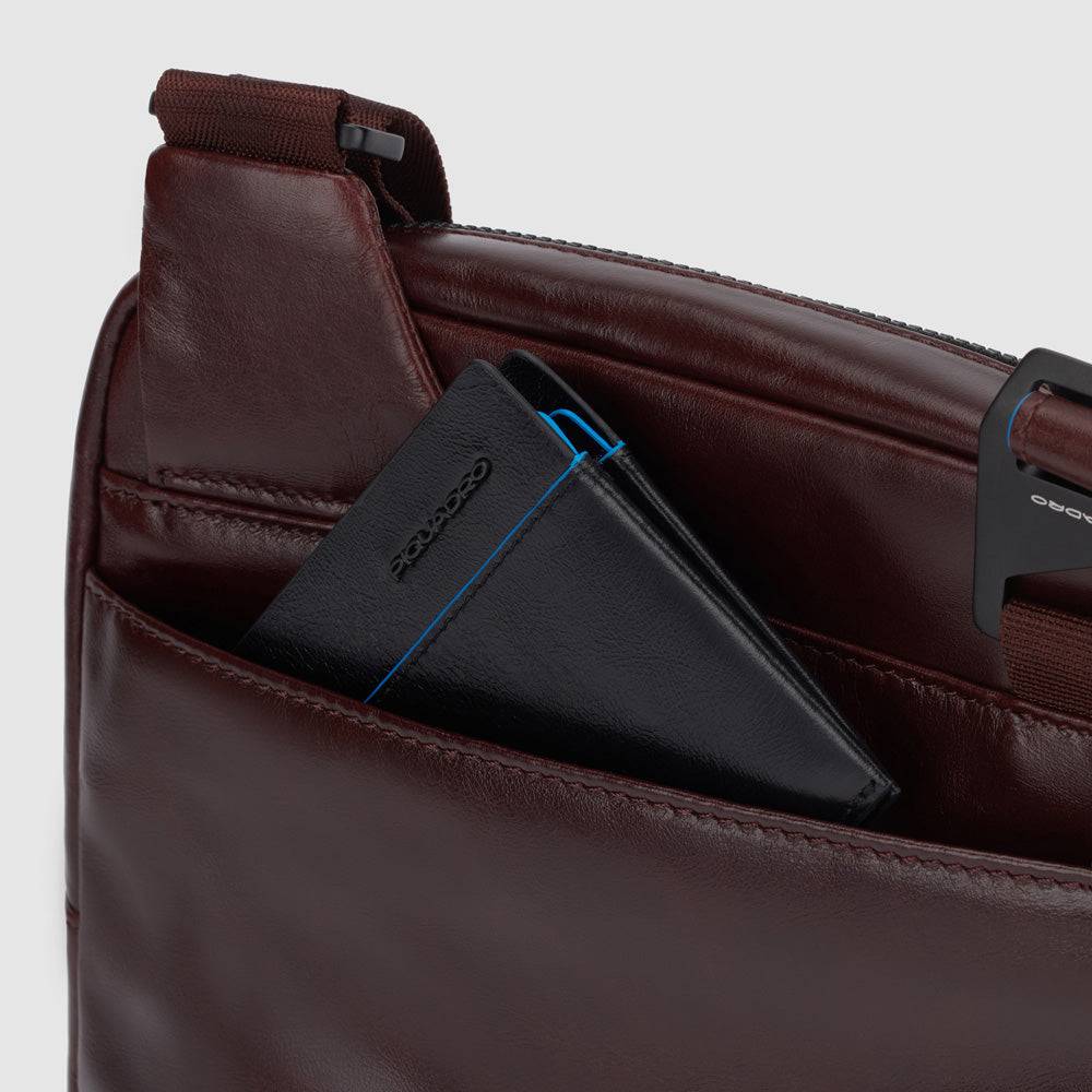 Piquadro iPad® crossbody bag Vendita Economica