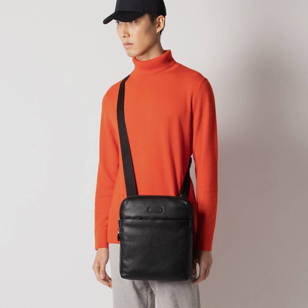 Piquadro Expandable iPad® crossbody bag with front pocket Nuova