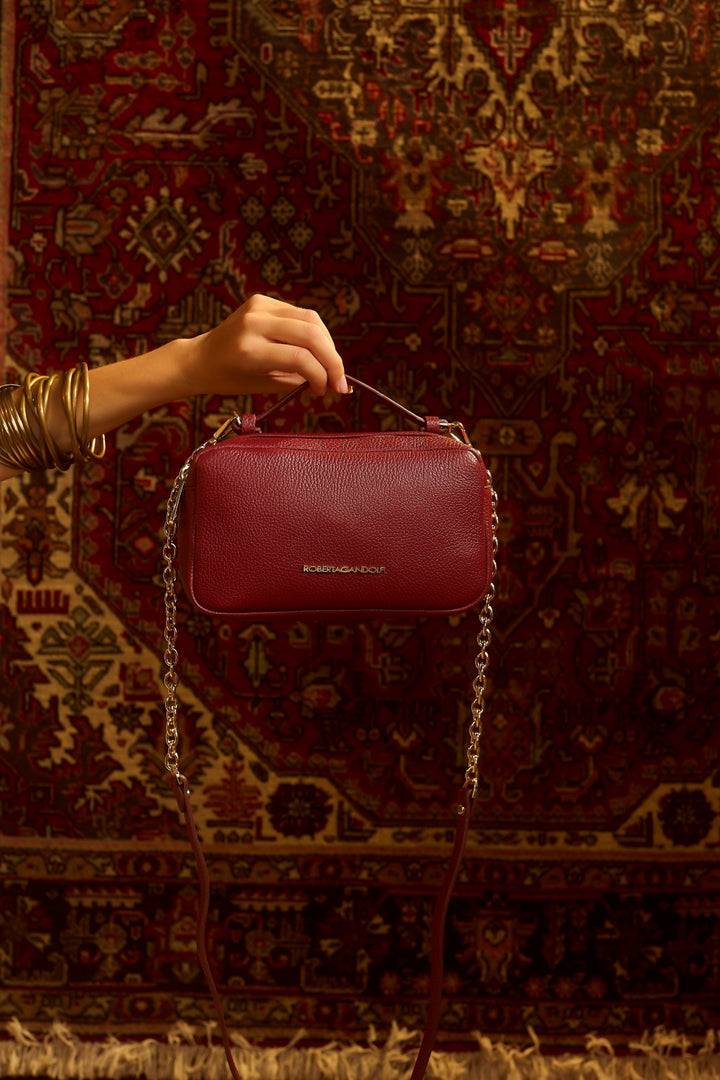 Roberta Gandolfi Brigida camera borsa in pelle con doppio scomparto e tracolla in catena dorata con spallaccio protettivo in pelle Outlet