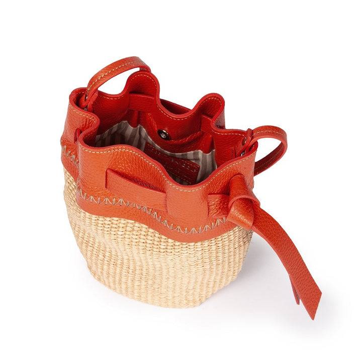 Roberta Gandolfi Ambra mini bucket in rafia e pelle martellata Offerta