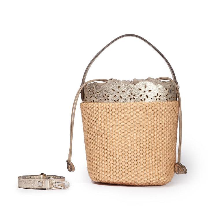 Roberta Gandolfi Diletta Bucket in rafia con balza in pelle laserata con tracolla staccabile