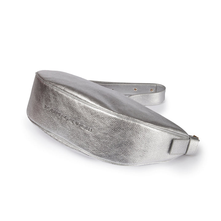 Roberta Gandolfi Micol Banana cross body in vitello martellato metal con tracolla regolabile Acquista Ora