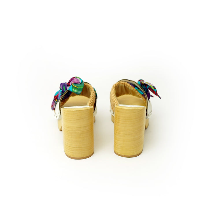 Roberta Gandolfi Diva Chain sandali in legno incrociato con platform in rafia e stampa fiocco tropical Vendita