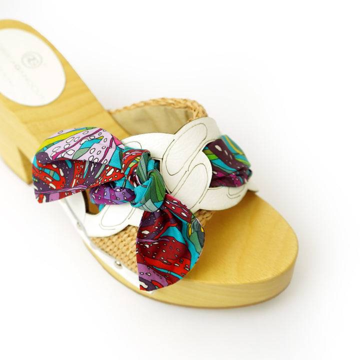 Roberta Gandolfi Diva Chain sandali in legno incrociato con platform in rafia e stampa fiocco tropical Vendita
