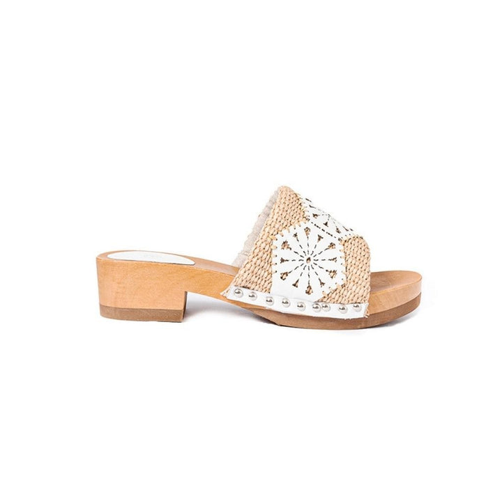 Roberta Gandolfi Sandalo Giulia platform in legno e tomaia in rafia e pelle di vitello laserata con disegno pizzo geometrico Pezzi Unici