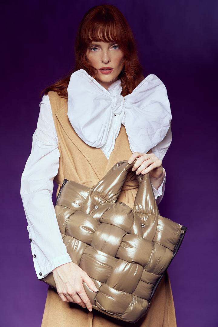 Roberta Gandolfi Greta large borsa in tessuto antigoccia imbottita ed intrecciata a mano con finiture in pelle Acquista Ora