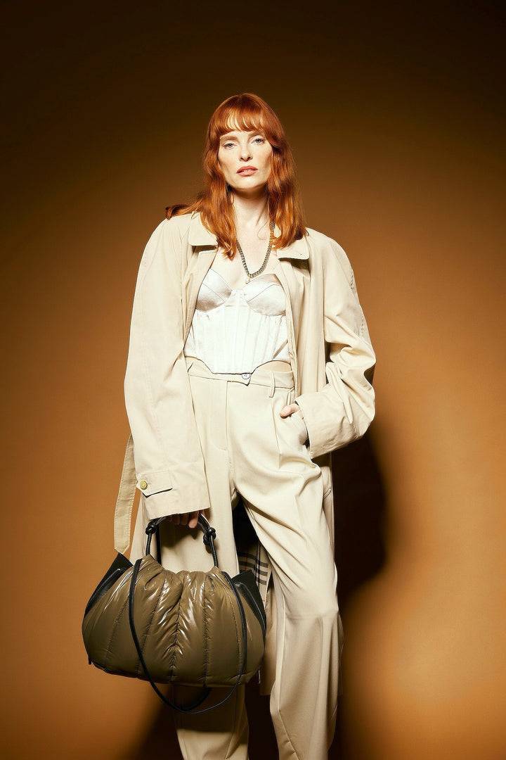 Roberta Gandolfi Naomi Balloon borsa a mano in tessuto antigoccia finiture in pelle e doppi spallacci per essere messa sulla spalla Fino al 55% di sconto