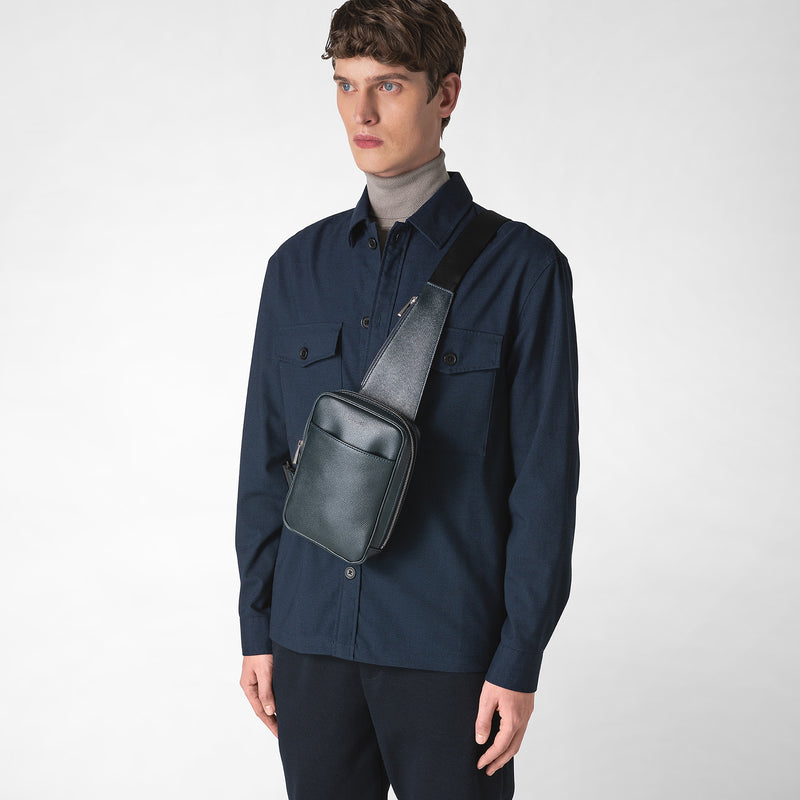 Serapian Zaino monospalla in pelle evoluzione blu navy