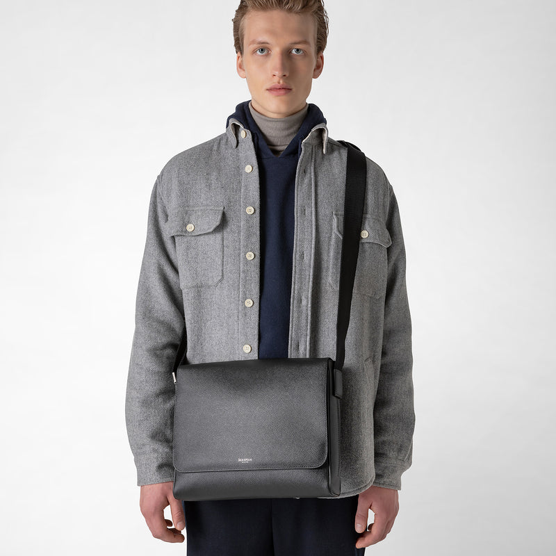Serapian Borsa messenger piccola in pelle evoluzione nero eclissi Saldi Di Fabbrica