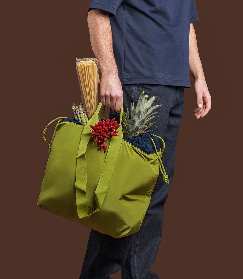 Tucano Borsa shopper pieghevole in materiale ottenuto dalla plastica riciclata Shopping Online