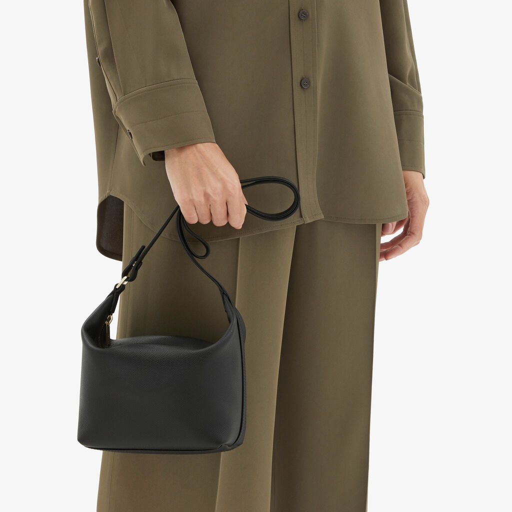 Valextra Borsa a mano mochi da Donna di Lusso in Pelle Nera | Valextra Spedizione Gratuita
