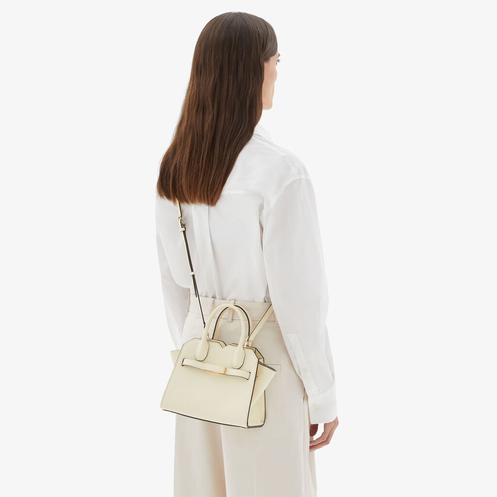Valextra Borsa a Tracolla Milano Micro | Pelle di vitello Millepunte Soft | Bianco Pergamena | Valextra Offerte