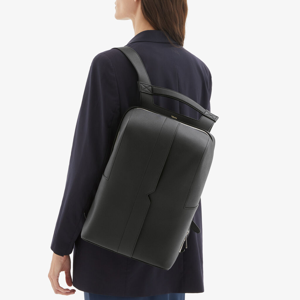 Valextra Zaino V-Line | Pelle di vitello Millepunte Soft | Nero | Valextra In Saldo