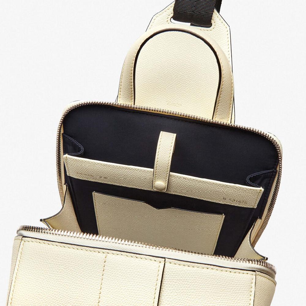 Valextra Valextra V-Line: Zaino monospalla in Pelle Bianca Nuova