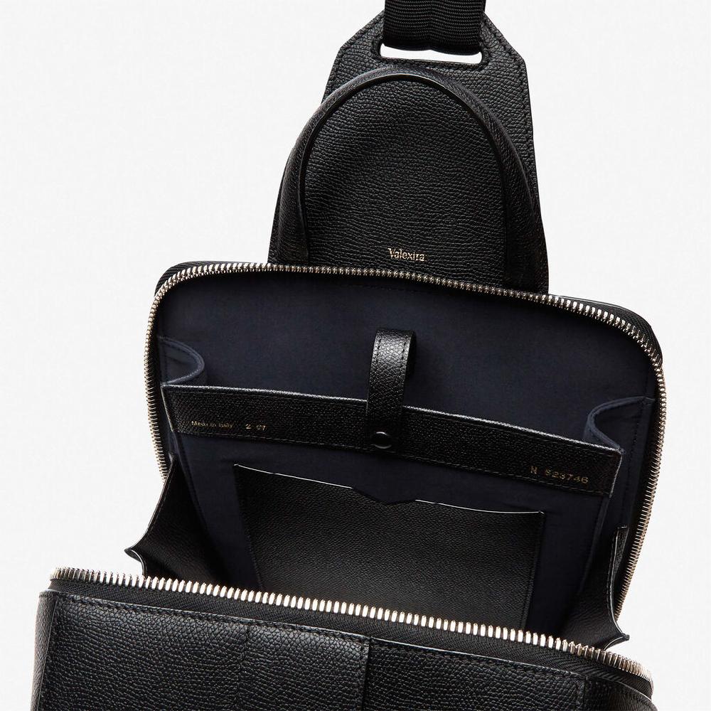 Valextra Valextra V-Line: Zaino monospalla con porta iPad in Pelle Nera Qualità