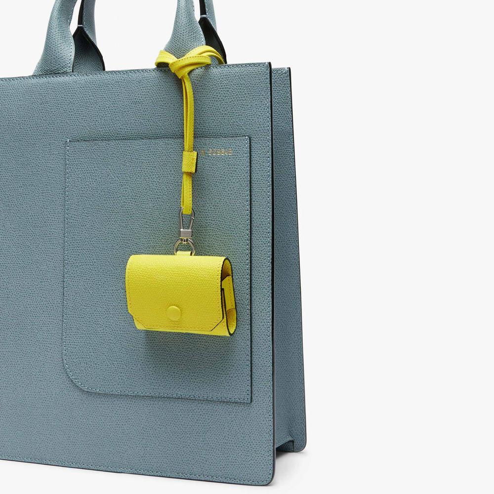 Valextra Porta Airpods Pro con Tracolla in Pelle Gialla Lime | Valextra I Più Venduti