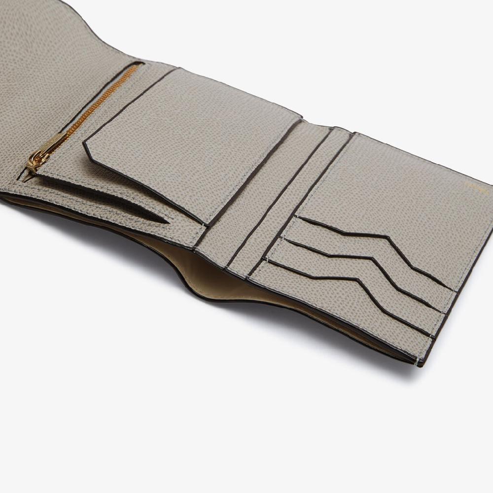 Valextra Portafoglio Iside Trifold | Pelle di vitello Millepunte | Grigio Cenere | Valextra Shopping Online