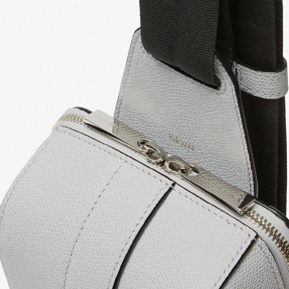 Valextra Zaino monospalla ergonomico in Pelle Grigia | Valextra V-Line Novità