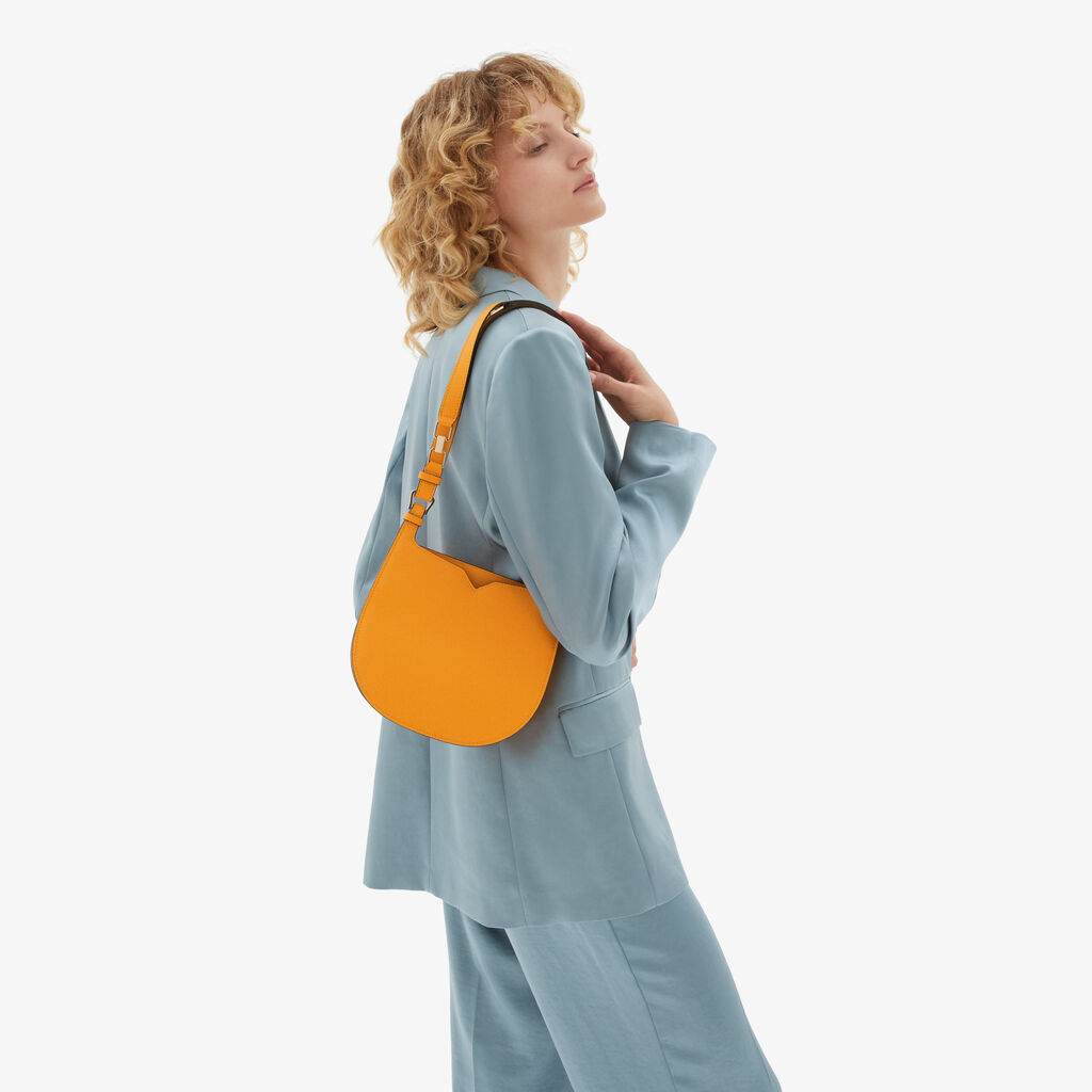 Valextra Borsa Weekend Mini compatta in Pelle Gialla | Valextra Hobo 2025