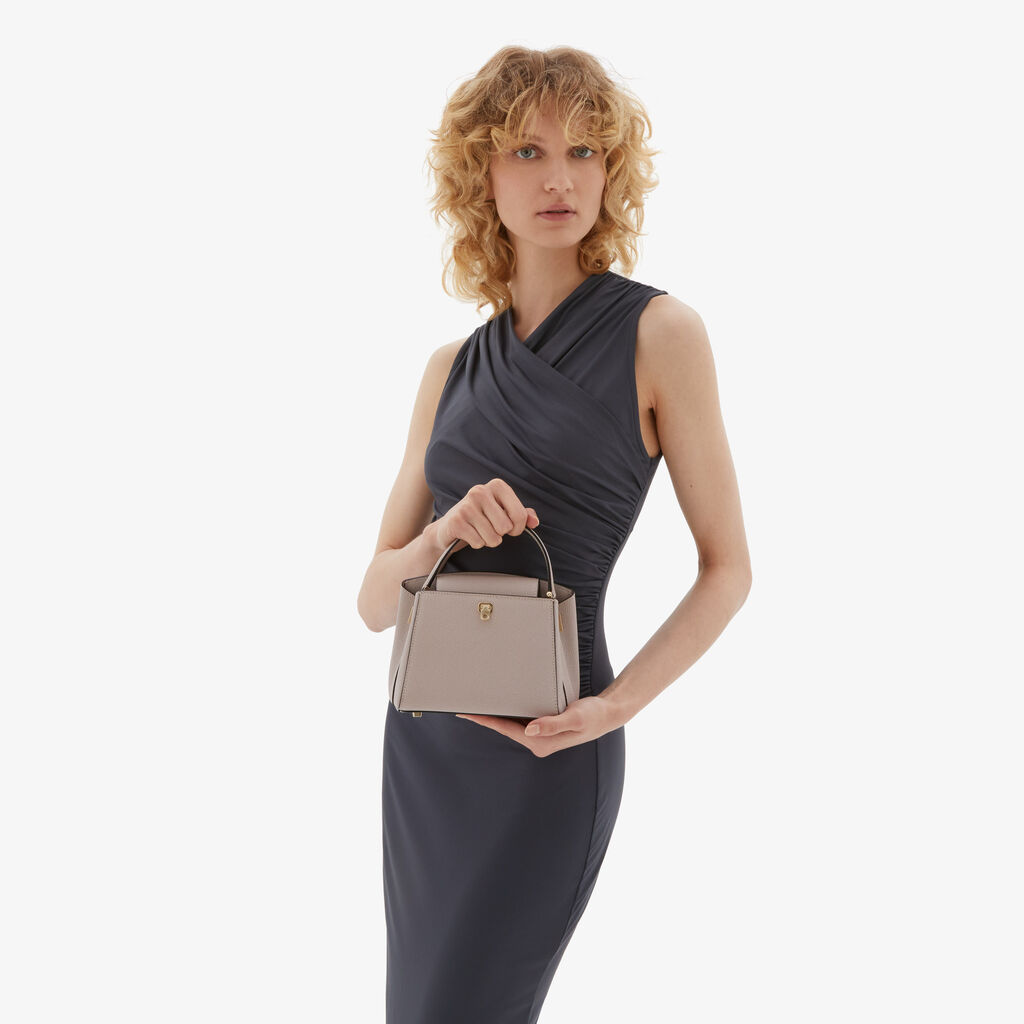 Valextra Borsetta Micro elegante in Pelle Rosa Nude | Valextra Brera Presa