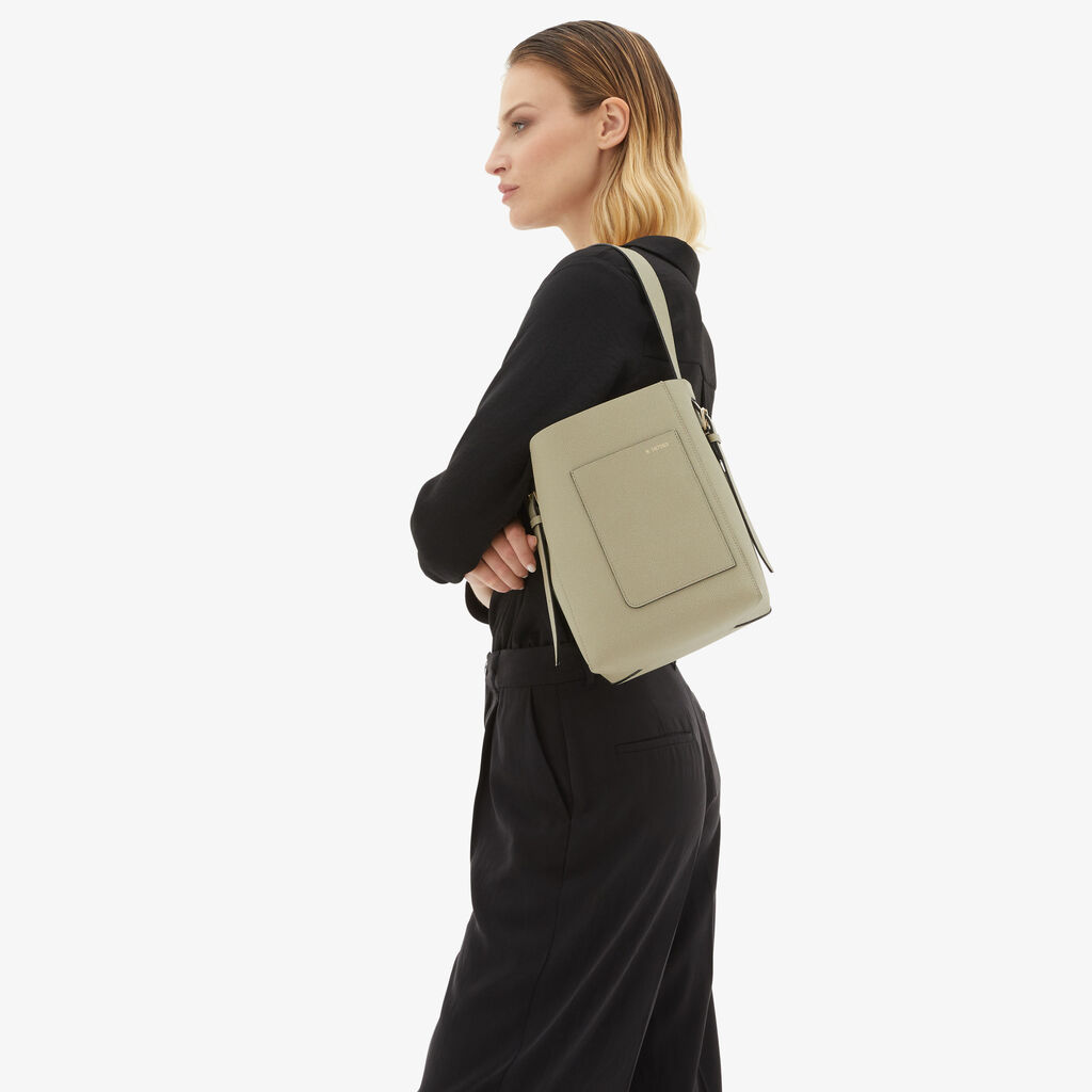 Valextra Borsa a secchiello da Donna in Pelle Verde tundra | Valextra Soft Offerta San Valentino