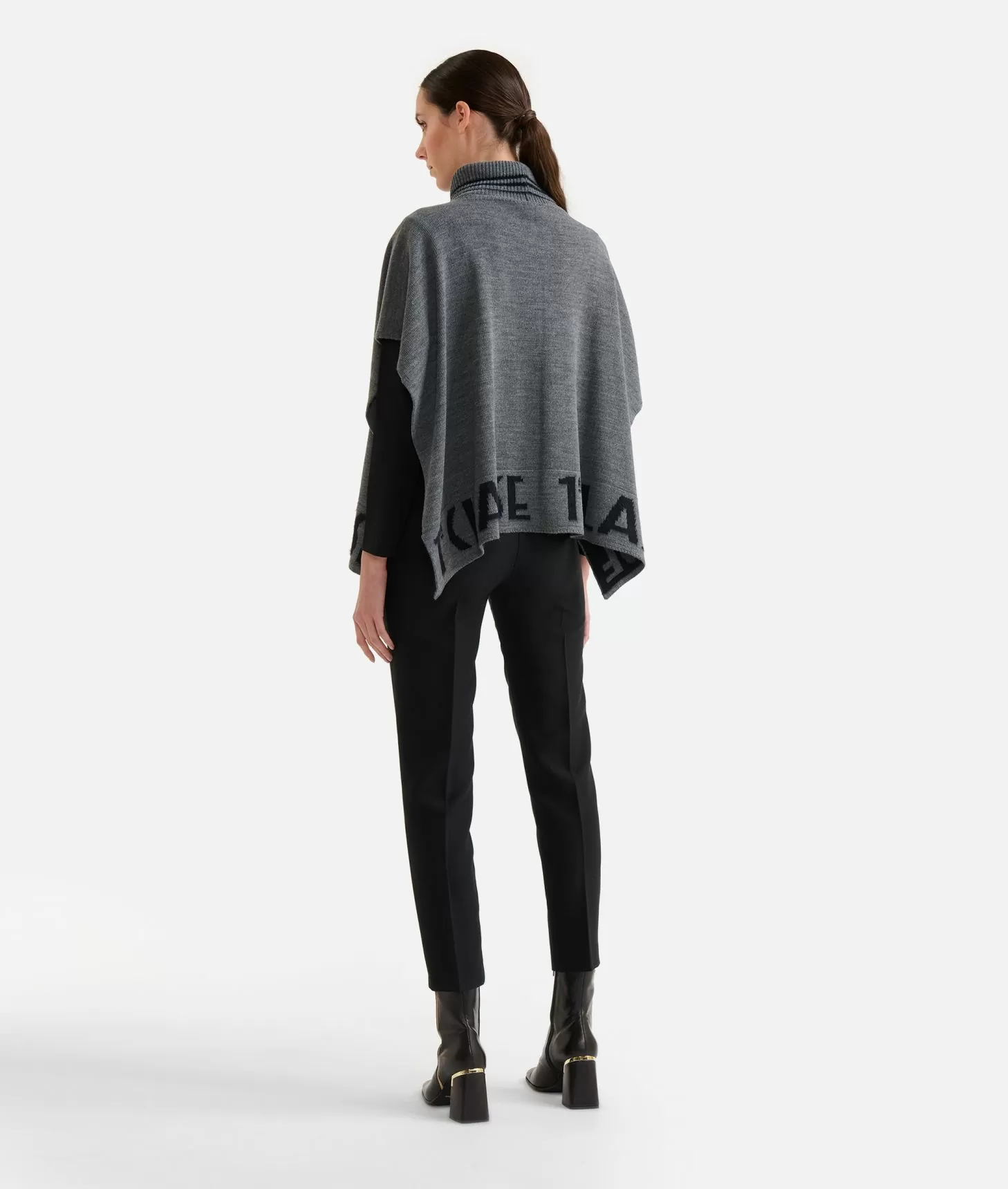 Alviero martini 1a classe Poncho a collo alto con logo Grigio Medio Offerta speciale