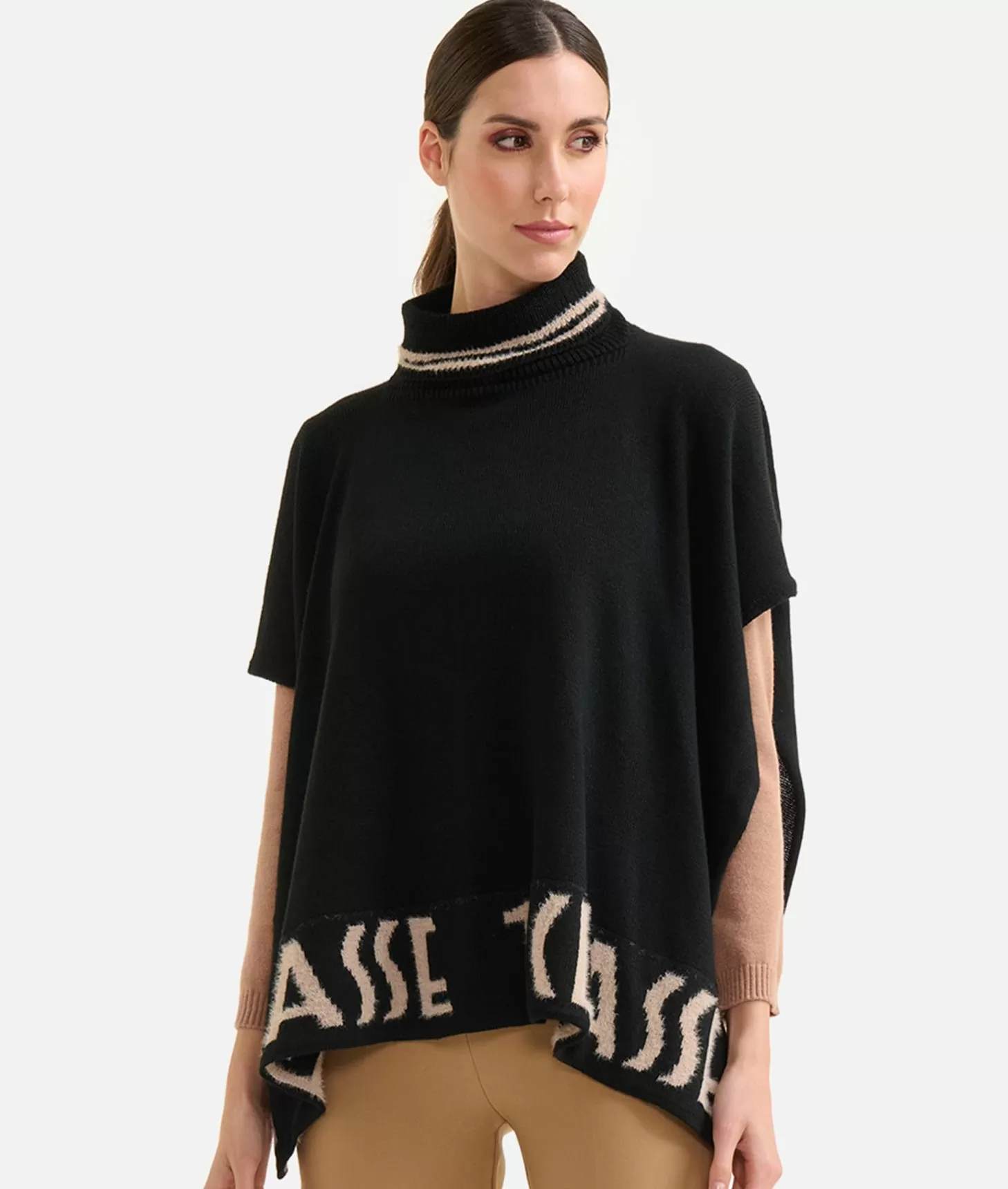 Alviero martini 1a classe Poncho a collo alto con logo Nero Comprare a buon mercato
